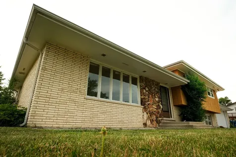 10459 South 81st Avenue Palos Hills IL 60465