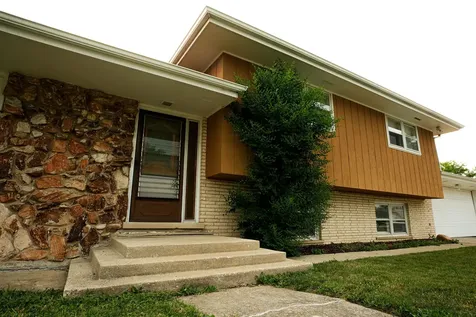 10459 South 81st Avenue Palos Hills IL 60465