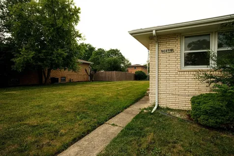 10459 South 81st Avenue Palos Hills IL 60465