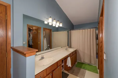 1471 Holbrook Lane Batavia IL 60510