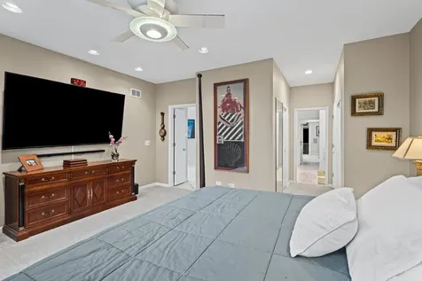 2064 Norwich Court Glenview IL 60026