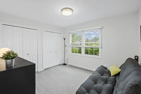 2064 Norwich Court Glenview IL 60026