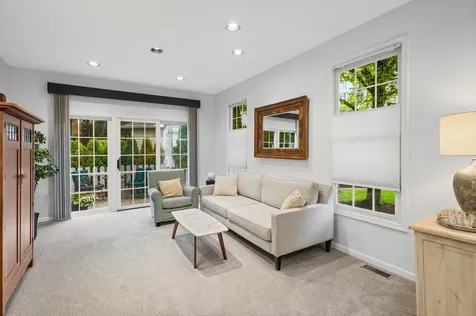 2064 Norwich Court Glenview IL 60026