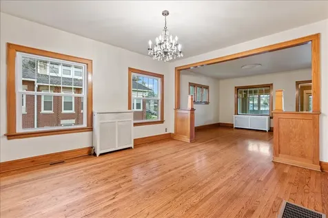 1523 Oakwood Avenue Des Plaines IL 60016