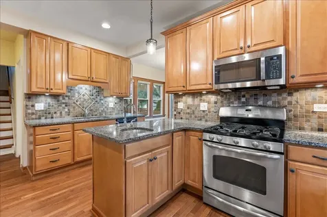 1523 Oakwood Avenue Des Plaines IL 60016