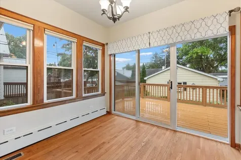 1523 Oakwood Avenue Des Plaines IL 60016