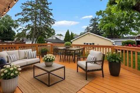 1523 Oakwood Avenue Des Plaines IL 60016