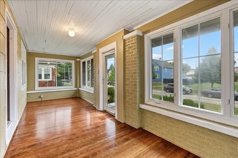 1523 Oakwood Avenue Des Plaines IL 60016