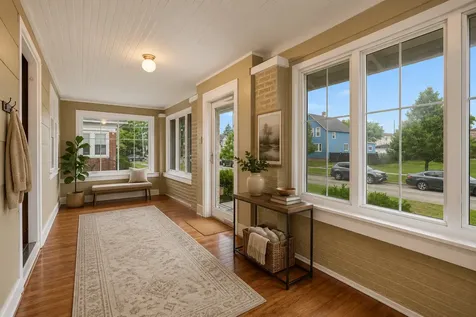 1523 Oakwood Avenue Des Plaines IL 60016