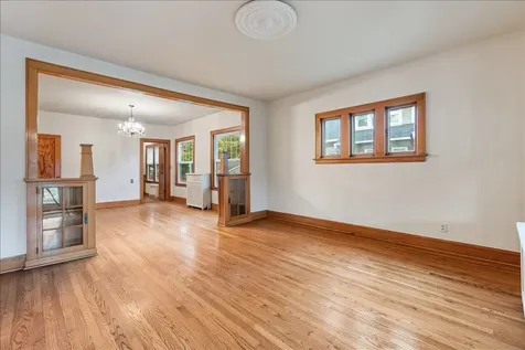 1523 Oakwood Avenue Des Plaines IL 60016
