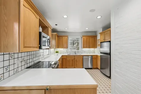 2734 Lawndale Avenue Evanston IL 60201