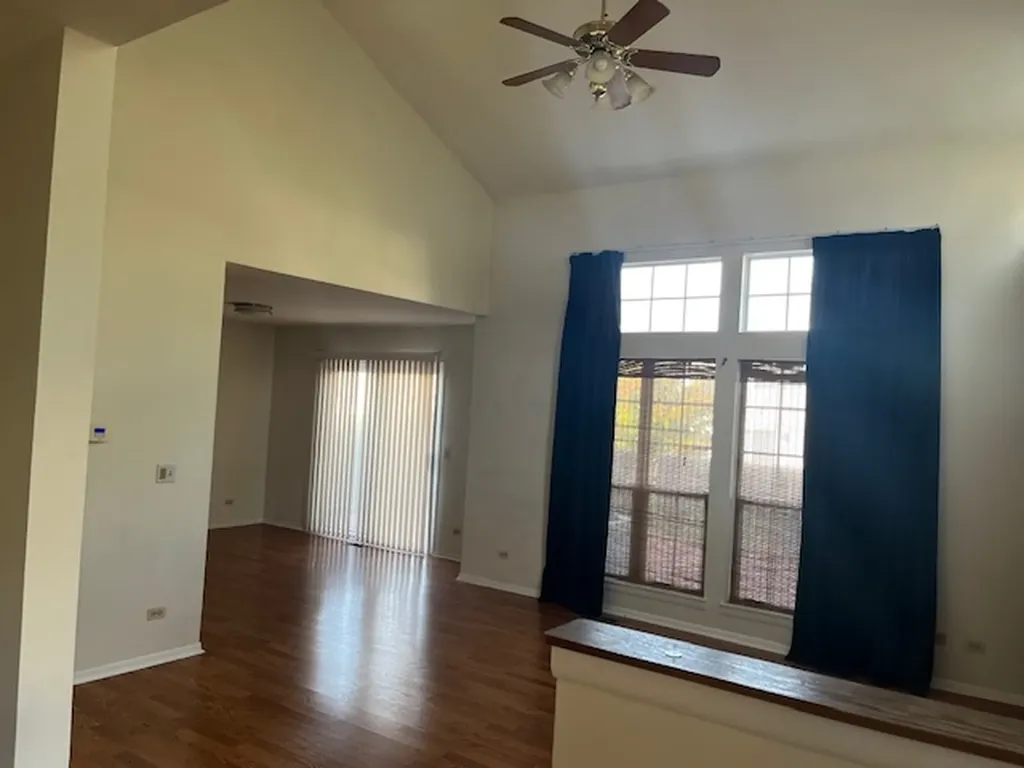 839 Dracut Lane Schaumburg IL 60173