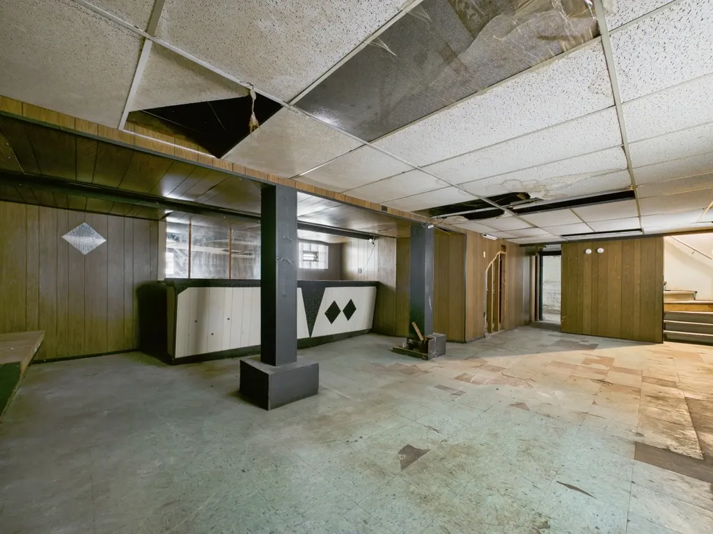7955 South Ridgeland Avenue Chicago IL 60617