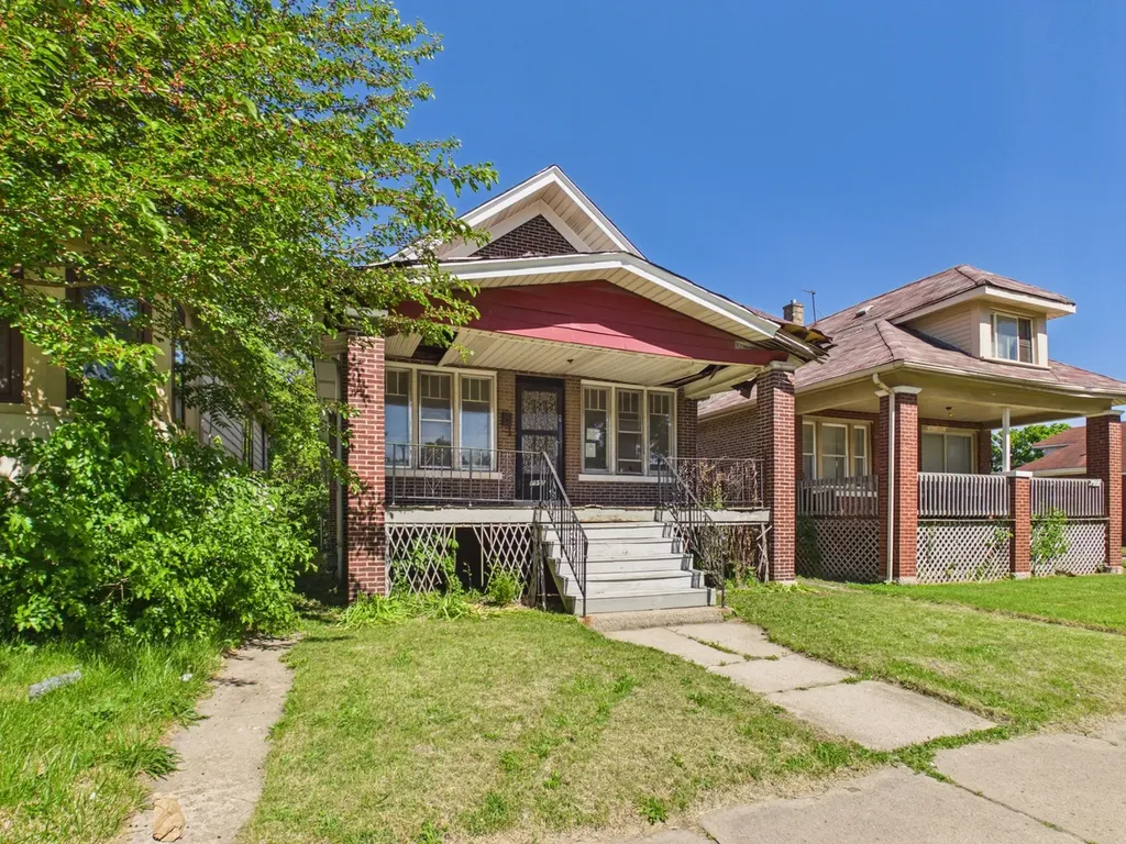 7955 South Ridgeland Avenue Chicago IL 60617