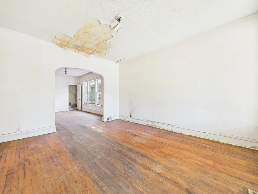 7955 South Ridgeland Avenue Chicago IL 60617