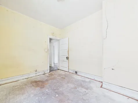 7955 South Ridgeland Avenue Chicago IL 60617