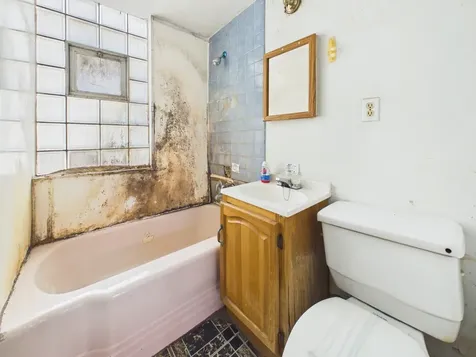 7955 South Ridgeland Avenue Chicago IL 60617