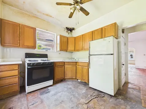 7955 South Ridgeland Avenue Chicago IL 60617