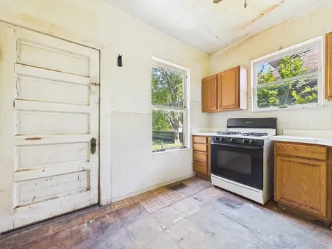 7955 South Ridgeland Avenue Chicago IL 60617