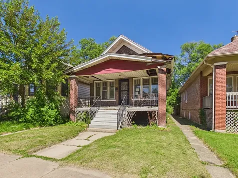 7955 South Ridgeland Avenue Chicago IL 60617
