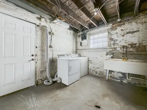 7955 South Ridgeland Avenue Chicago IL 60617
