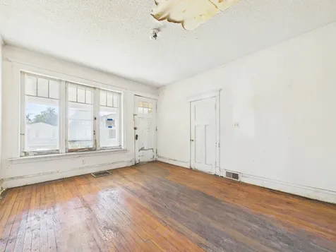 7955 South Ridgeland Avenue Chicago IL 60617