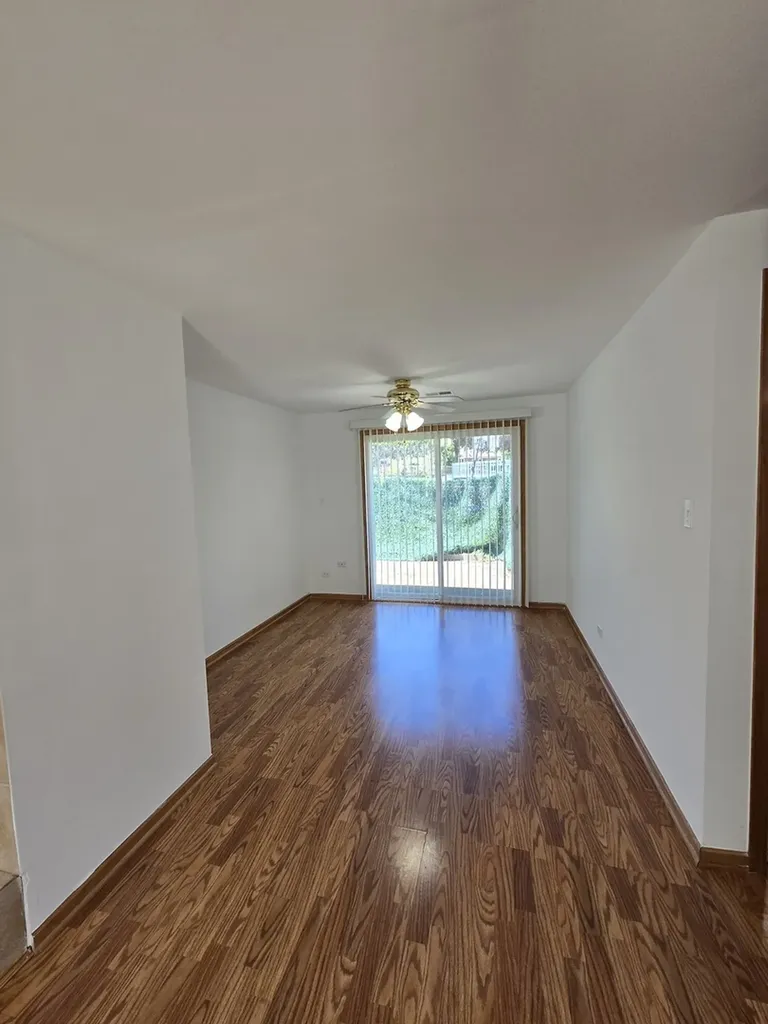 1832 West Weathersfield Way Schaumburg IL 60193