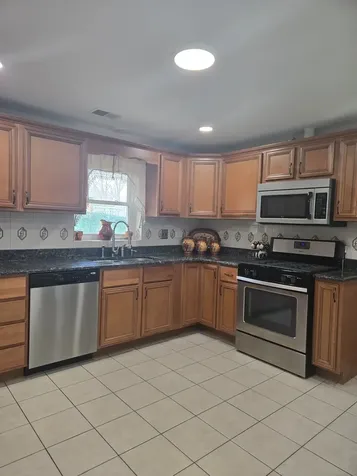 1832 West Weathersfield Way Schaumburg IL 60193