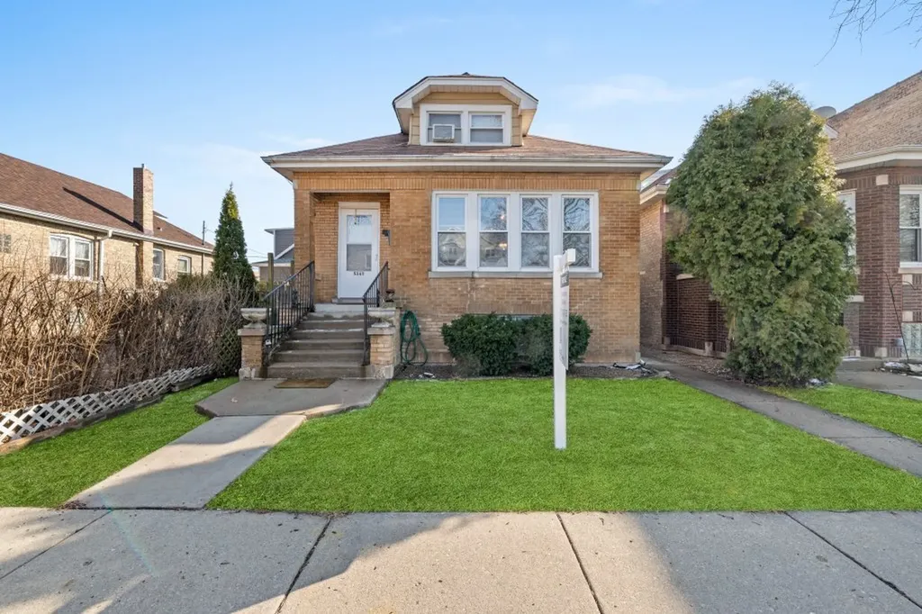 5349 West Fletcher Street Chicago IL 60641