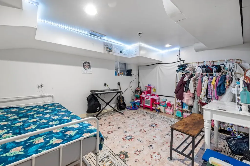 5349 West Fletcher Street Chicago IL 60641