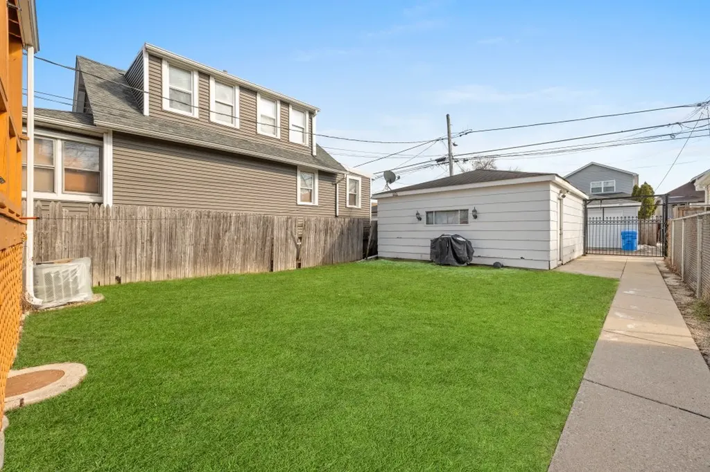 5349 West Fletcher Street Chicago IL 60641