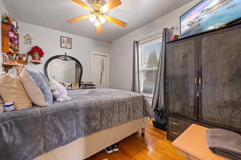 5349 West Fletcher Street Chicago IL 60641
