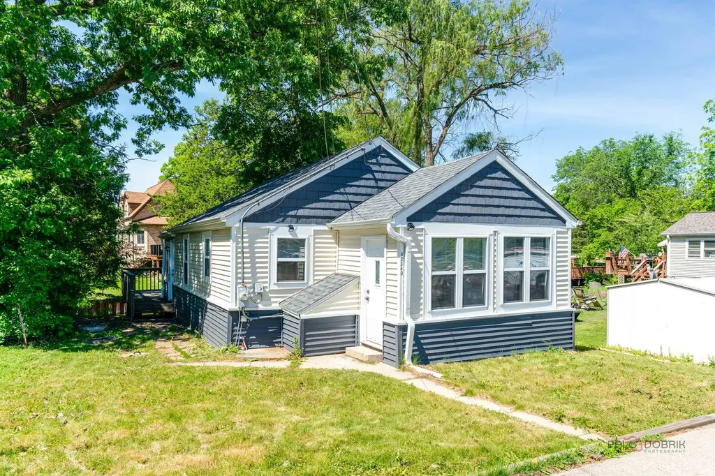 42360 North Willow Street Antioch IL 60002