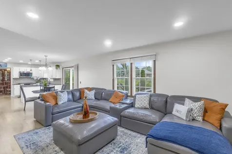 76 Foxboro Lane Gurnee IL 60031