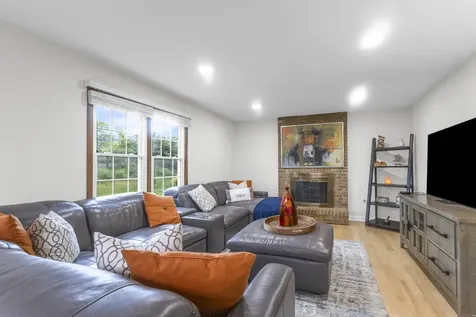 76 Foxboro Lane Gurnee IL 60031