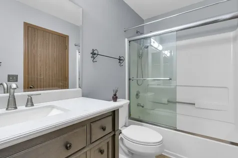 76 Foxboro Lane Gurnee IL 60031