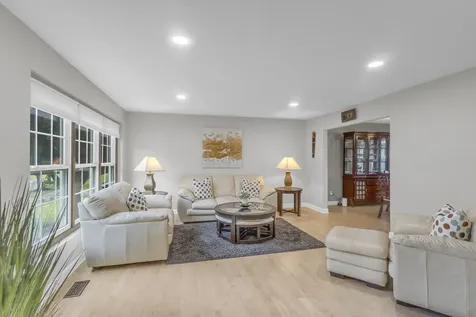 76 Foxboro Lane Gurnee IL 60031
