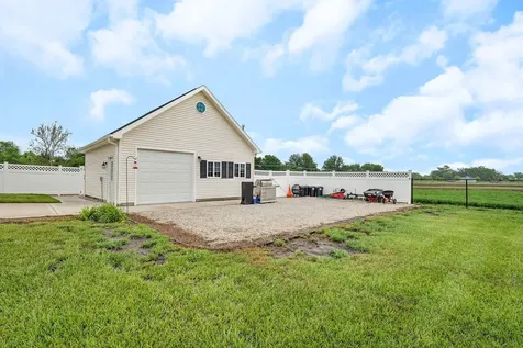 4183 Pine Bluff Road Morris IL 60450