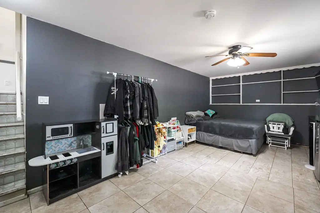 14 East Van Buren Street Villa Park IL 60181
