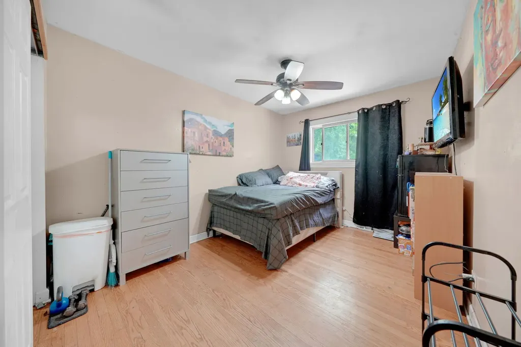 14 East Van Buren Street Villa Park IL 60181