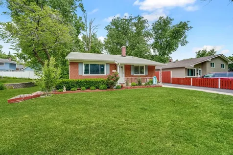 14 East Van Buren Street Villa Park IL 60181