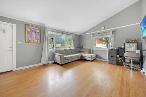 14 East Van Buren Street Villa Park IL 60181