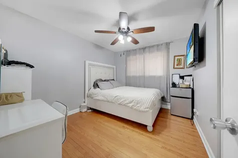 14 East Van Buren Street Villa Park IL 60181
