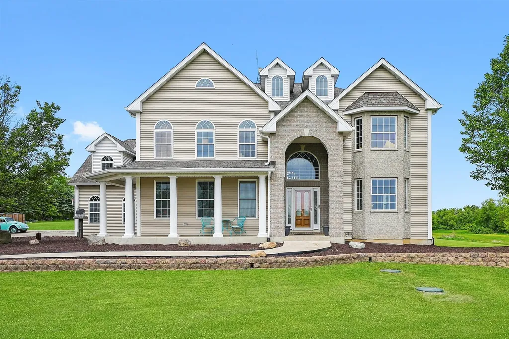 16512 Nelson Road Woodstock IL 60098