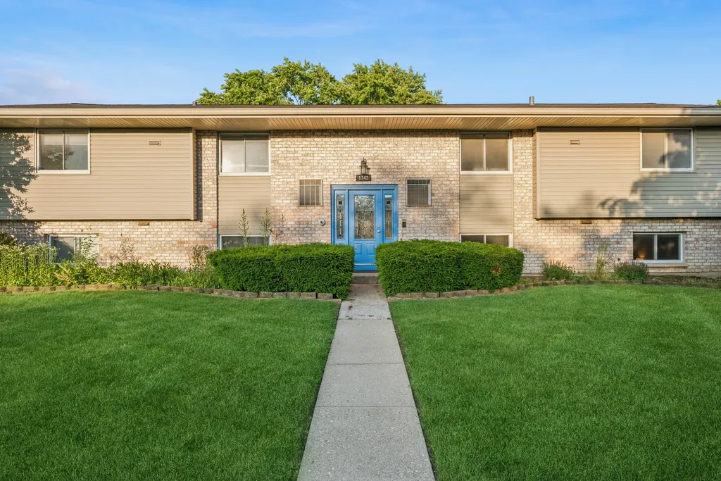 1342 S. 14th Street St. Charles IL 60174