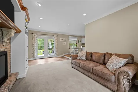 916 Britta Lane Batavia IL 60510