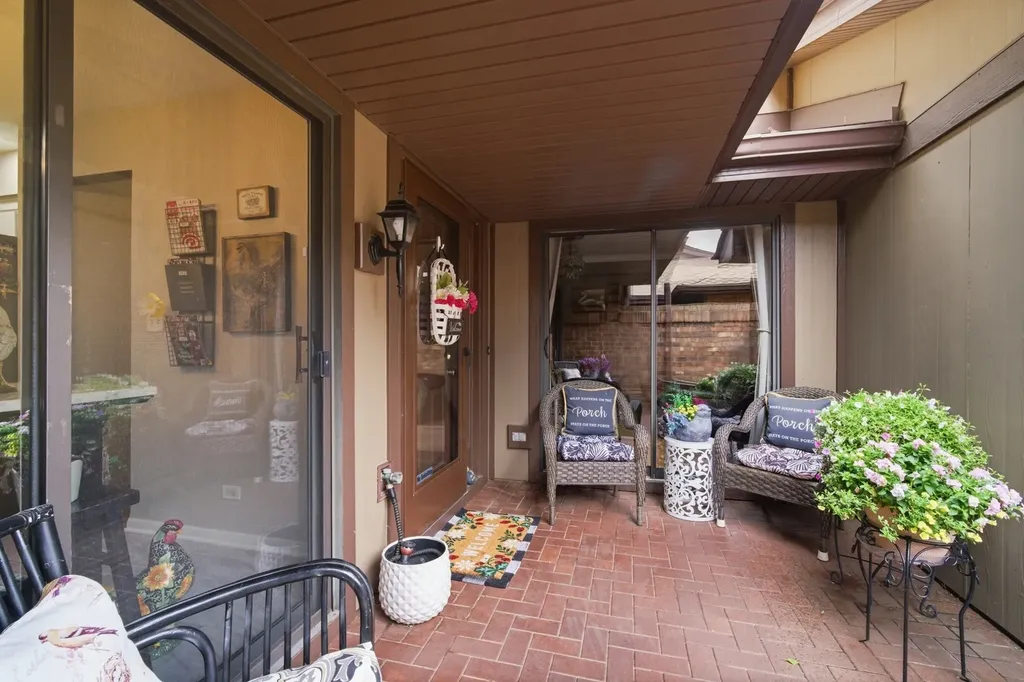 912 Indian Boundary Drive Westmont IL 60559