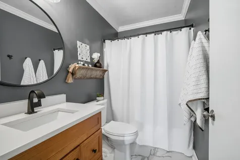 912 Indian Boundary Drive Westmont IL 60559