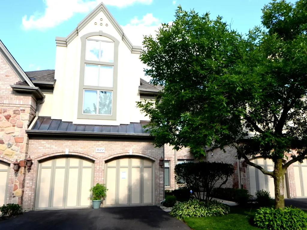 1577 South Kembley Avenue Palatine IL 60067