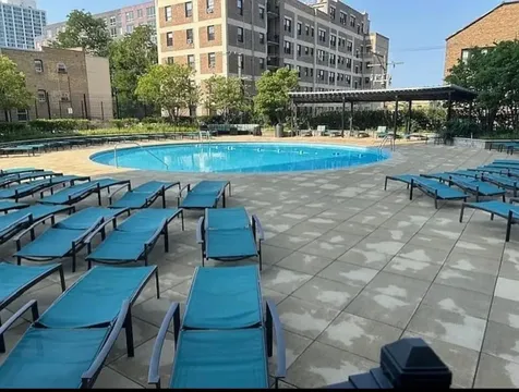 3930 North Pine Grove Avenue Chicago IL 60613
